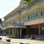 【悲報】児童が行方不明になった小学校「卒業式の準備で忙しくて欠席確認してませんでした」・・・・・・・・・