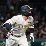 【阪神】佐藤輝明がジェット風船に「想像以上にうるさい。ちょっと気になった」慣れ必要か