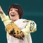 【朗報】あいみょん、地元甲子園でノーバン始球式