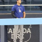 大谷翔平「スタッフに借りたペンなので汚さないために咥えていた」