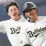 西川龍馬〝悪球〟サヨナラタイムリー！ロッテ高野から変態打法で3連勝！！