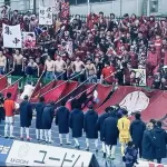 【画像】Jリーグサポさん、選手に負けない肉体美を披露して応援📣