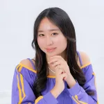 【画像】F1と契約中の15歳女子プロレーサーさん、肩出しへそ出しでプロフィール写真を撮ってしまう