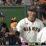 【巨人対ヤクルト2回戦】巨人・坂本、ヤクルト・山野から今季第1号ソロホームラン!再び1点差に詰め寄る!!!!!!!!!!!!!!!