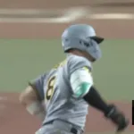 【朗報】佐藤輝明、ガチで三冠王取りそうwwwwwwwwwwwww