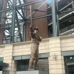 【爆笑】イチローさんの銅像、除幕式でバットがポッキリ折れてしまうｗｗｗｗｗｗｗｗｗｗ