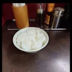 鈴木おさむ「ラーメンライス頼んだらライスだけ出てきた。2分後にラーメンも来たが先にライス出す意味を教えろ」