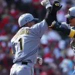 森下翔太 打率.327 出塁率.397 OPS1.070 佐藤輝明 打率.377 出塁率.433 OPS1.113