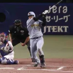 【阪神】冷静沈着な大山悠輔が珍しく感情あらわ　土壇場の適時打で両手たたき、気合満点の表情