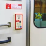 【動画】電車内でとんでもない大乱闘が始まってしまうｗｗｗｗｗｗｗｗｗｗ