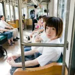 【動画】電車内でチマチマ攻撃で嫌がらせされていたJKさん、ブチギレた結果ｗｗｗｗｗｗｗｗｗｗ