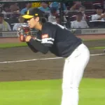 【悲報】ソフトバンク・杉山一樹さん、カッコつけてベンチを殴った結果ｗｗｗｗｗｗｗｗｗｗ