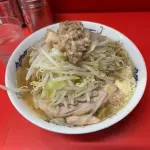 【悲報】1000日連続でラーメン二郎を食べ続けた男さん「二郎は完全栄養食です」ｗｗｗｗｗｗｗｗｗｗ