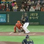 【巨人対ヤクルト3回戦】ヤクルト、3回表1アウト二三塁からオスナの内野ゴロの間に三塁ランナーが生還し1点先制！！！！！