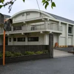 東スポ「父親は何故、結希くんが校内に入ったことを確認しなかったのか？車で校内まで行けたのに」