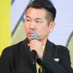 【悲報】独り身のフジモンさん(55)「背中痛めても湿布が貼れない、薬も塗れない。年を重ねると寂しいのよね」・・・・・・・・・