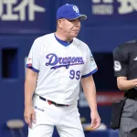 【悲報】中日・井上監督に高まる批判「立浪前監督と同じくらいひどい」