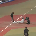 【悲報】三塁コーチャー、いきなり殺されかけるwwwwwwwwwwwwwwwwwwwww