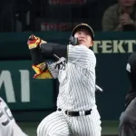 嶋村のプロ初打席のフルスイングに心打たれた奴