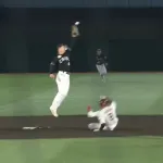 ロッテ、もったいないサヨナラ負け　佐藤都志也が痛恨の悪送球