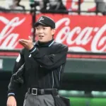 【悲報】川上拓斗審判員さん、バット直撃で緊急手術→集中治療室送り・・・・・・・・・
