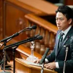 小泉進次郎「事前に俺に情報を伝えてくれてたら自衛隊呼んで国歌歌唱はさせなかったのになぁ」