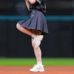【日本ハム】AKB48川村結衣＆花田藍衣が登場　地元・北海道の川村が始球式で魅せた｜反応まとめ｜4/17