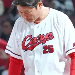 新井貴浩、小園の守備にちょっと怒る「しょうがなくはないでしょう。ホーム球場なんだから。そこは集中してやってもらいたい」