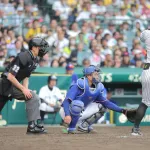ＮＰＢから審判団にヘルメット着用通達　福家審判員「安全のため速やかに」バット直撃の事案受け