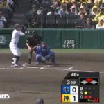 中日・福永、カメラマン席に頭から落ちて担架で運ばれる・・・