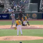 村上5回で早くも2四球www