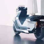 【悲報】中国さん、転ばない電動バイクを発表←見た目も日本車を駆逐するレベルでカッコいいｗｗｗｗｗｗｗｗｗｗ