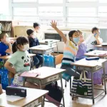【悲報】33歳小学校教諭さん、25日間無断欠勤して全国野宿の旅に出てしまう・・・・・・・・・