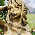 【画像】ワンピース ナミのブロンズ像、ストリッパーみたいになる