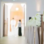女「結婚式は絶対したい！！(300万)」←ぶっちゃけ少子化非婚化の一因よなこれ