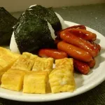【悲報】夫「ウインナーで飯が食えるか！！」妻「えっ…（カエル化）」これ妻が悪いんか？！ｗｗｗｗｗｗｗｗｗｗ