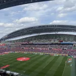 【Jリーグの雄】浦和レッズ、広島カープより客離れが進む