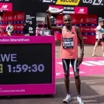 【朗報】男子マラソン、1時間59分30秒で、人類史上初の2時間切り達成😄😄