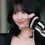 【悲報】TWICEモモさんの“だらしない”ドレス、「直してあげてよ」と物議・・・・・・・・・