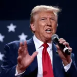 【動画】ドナルド・トランプ大統領79歳、銃声にビビってすっ転ぶwwww