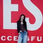 【画像】三吉彩花さんの"攻め"ハイレグ姿がエッッッすぎるｗｗｗｗｗｗｗｗｗｗ