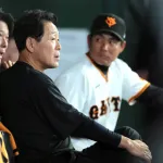 【巨人】川相昌弘コーチが「左側頭部打撲」で大事を取りベンチ外…練習中に跳ね返りの打球が当たる