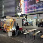 【悲報】トー横キッズさん、焼肉キッチンカーに完全駆逐されてしまうｗｗｗｗｗｗｗｗｗｗ