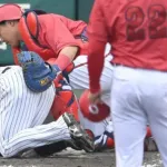 カープ高太一が阪神近本に謝罪。死球で骨折「申し訳ないです」