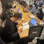 【画像】スタバさん、ガチで大人の自習室と化してしまうｗｗｗｗｗｗｗｗｗｗ