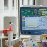 【悲報】暴飲暴食して人工透析になった人さん、保険で一人数億円かかってしまう・・・・・・・・・