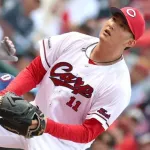 カープ齊藤持丸〝痛恨〟バッテリーミスで決勝点献上。平川落球から4失点。坂倉マルチ！秋山執念のヘッスラもリクエスト実らず。両リーグ最多5度目の完封負け【広島0-4中日/試合結果】
