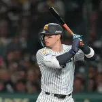「ムラカミと同等。それ以上かも」　米国が釘付け…“日本球界最強バッター” 佐藤輝明に注がれる期待