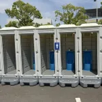 イベント会場の仮設男子トイレ、人権侵害すぎると話題に