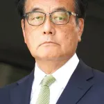 【悲報】イオン創業者一族の無職さん「秘書を5人から4人に減らしグリーン車やめました。電気消してます」wwwwwwwwww